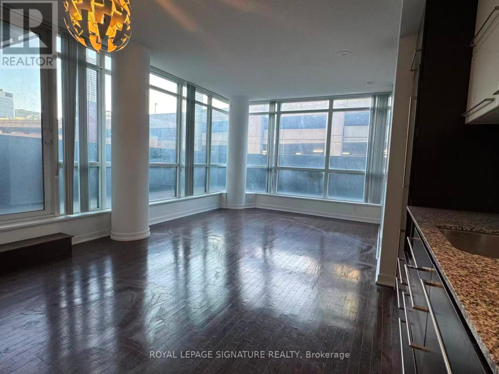 410 - 770 BAY STREET, Toronto, Ontario