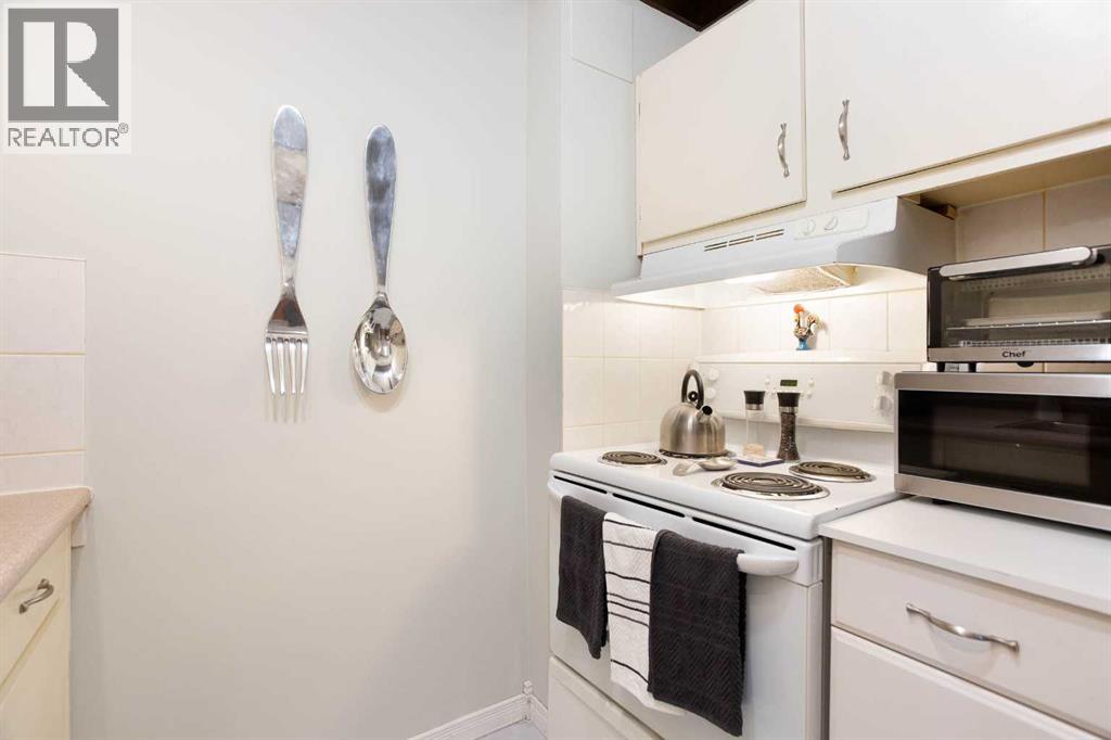 1513, 11010 Bonaventure Drive SE