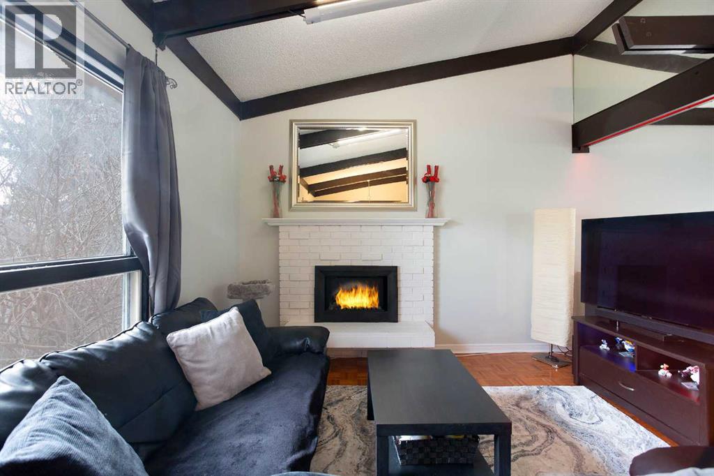 1513, 11010 Bonaventure Drive SE