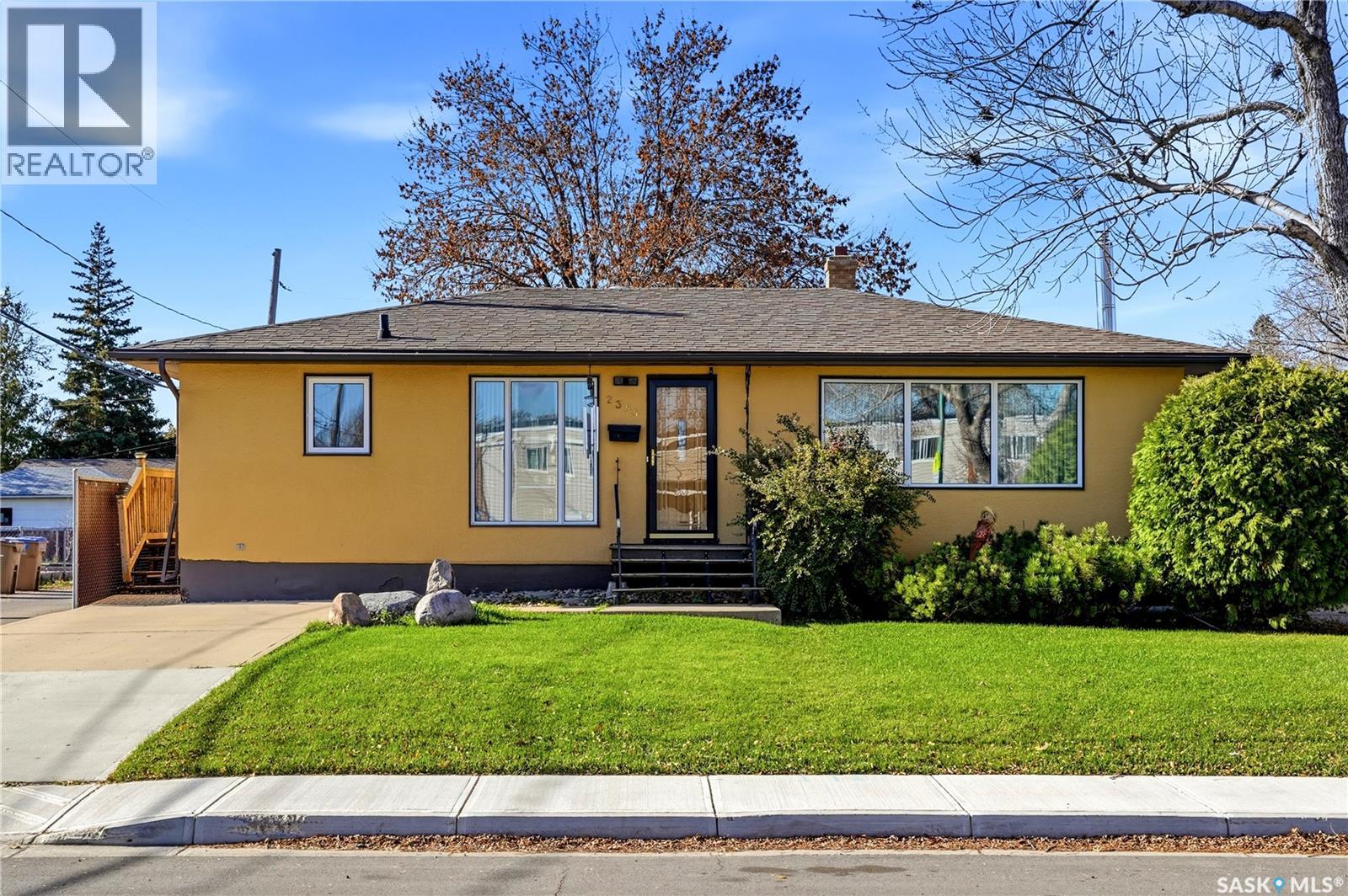2354 Harvey Street, Regina, Saskatchewan  S4N 2N3 - Photo 2 - SK051717