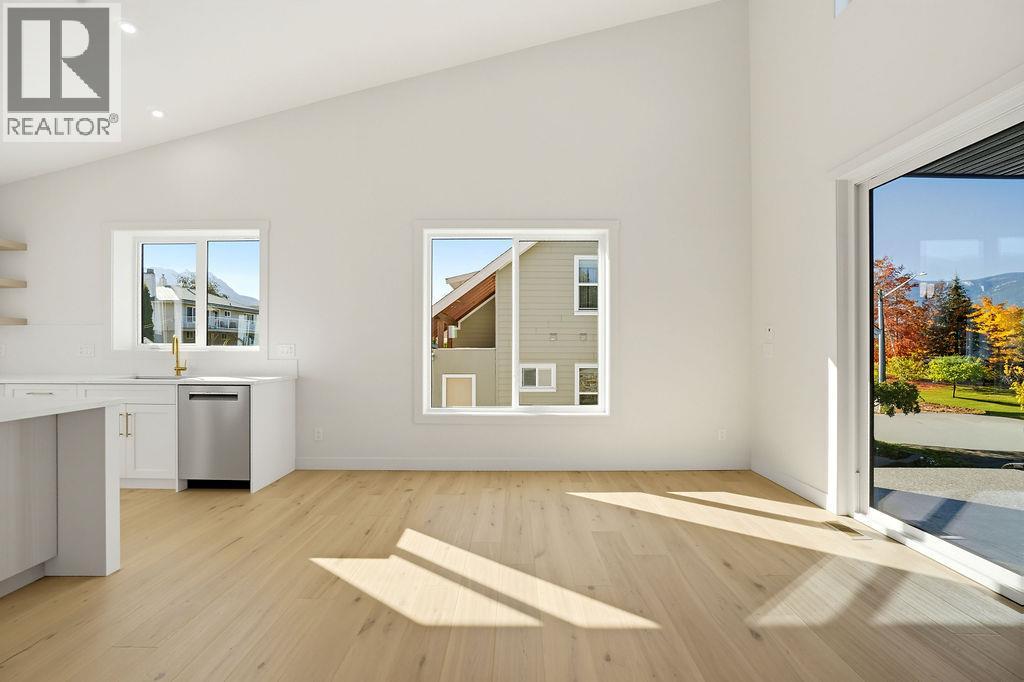 1080 9 Avenue NE Unit# 2, Salmon Arm, British Columbia  V1E 4A8 - Photo 18 - 10404282