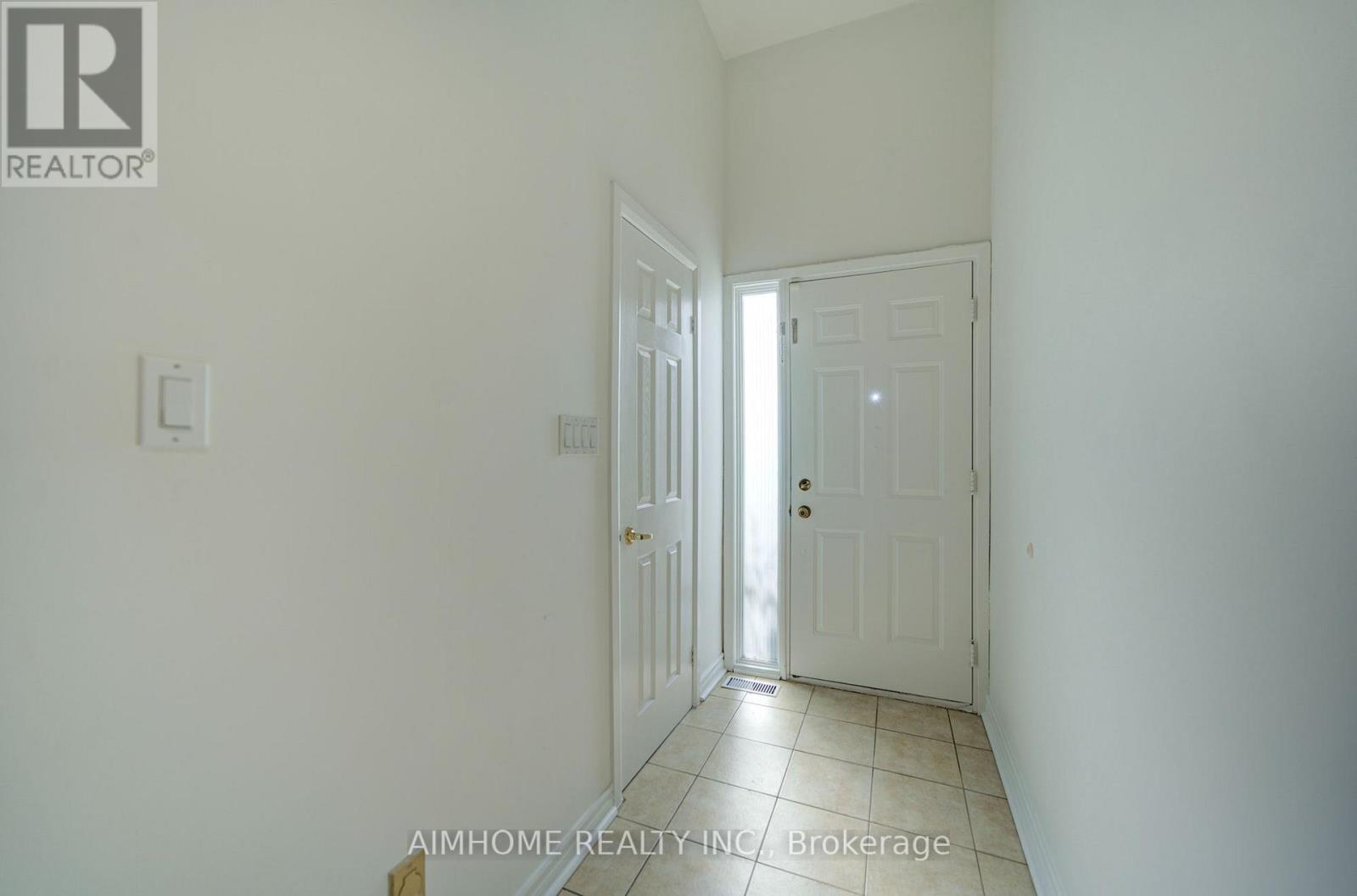 34 Stately Way, Markham, Ontario  L3T 3Z8 - Photo 2 - N14108352