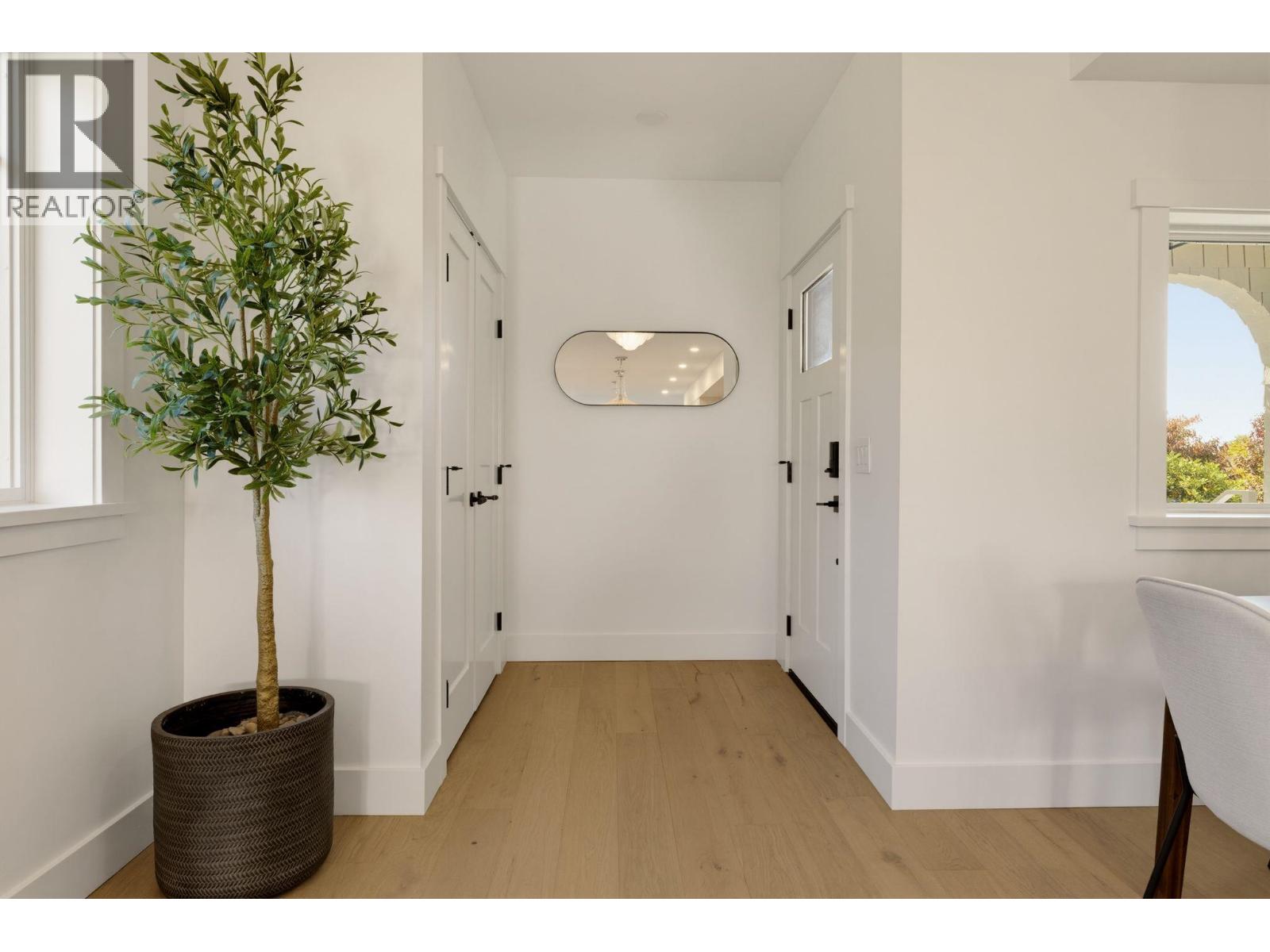 1 326 W 14TH STREET