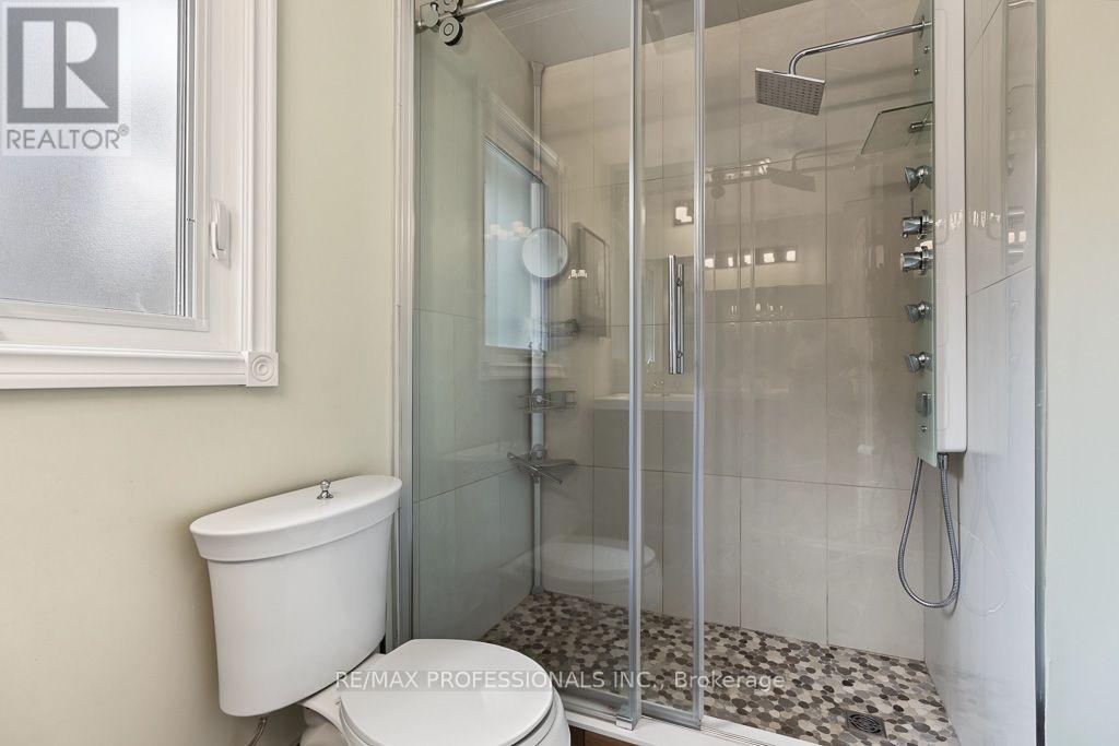 2604 Barrisdale Court, Mississauga (Meadowvale), Ontario  L5N 2H2 - Photo 22 - W14108316