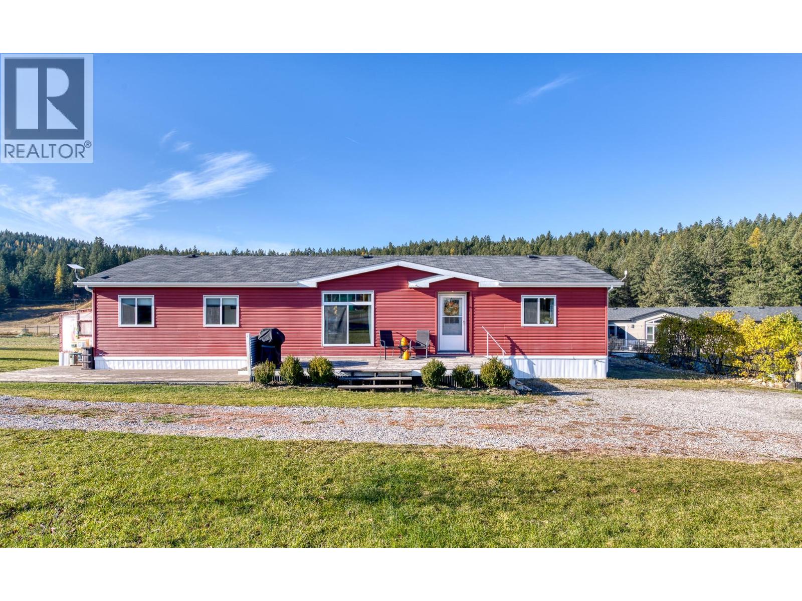9254 Langevin Street, Wardner, British Columbia  V0B 2J0 - Photo 2 - 10404216