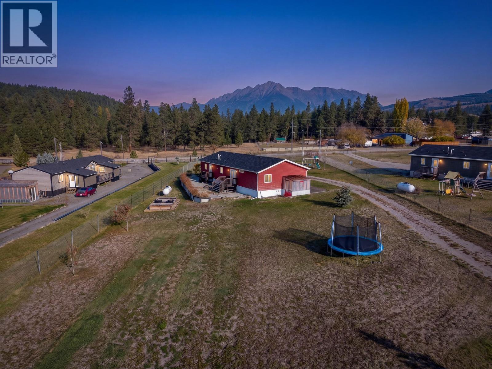 9254 Langevin Street, Wardner, British Columbia  V0B 2J0 - Photo 42 - 10404216