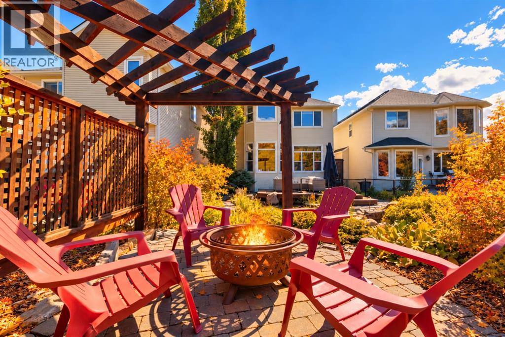 30 Discovery Ridge Gardens SW