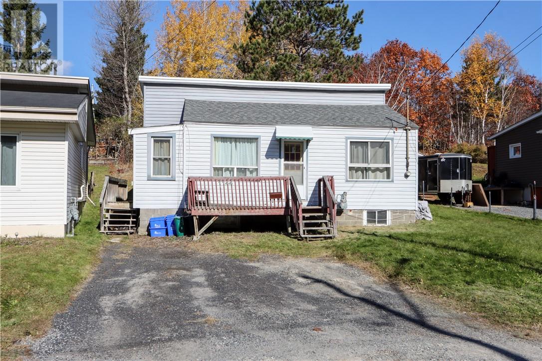 1144 Lonsdale, Sudbury, Ontario  P3B 1K4 - Photo 2 - 2131058