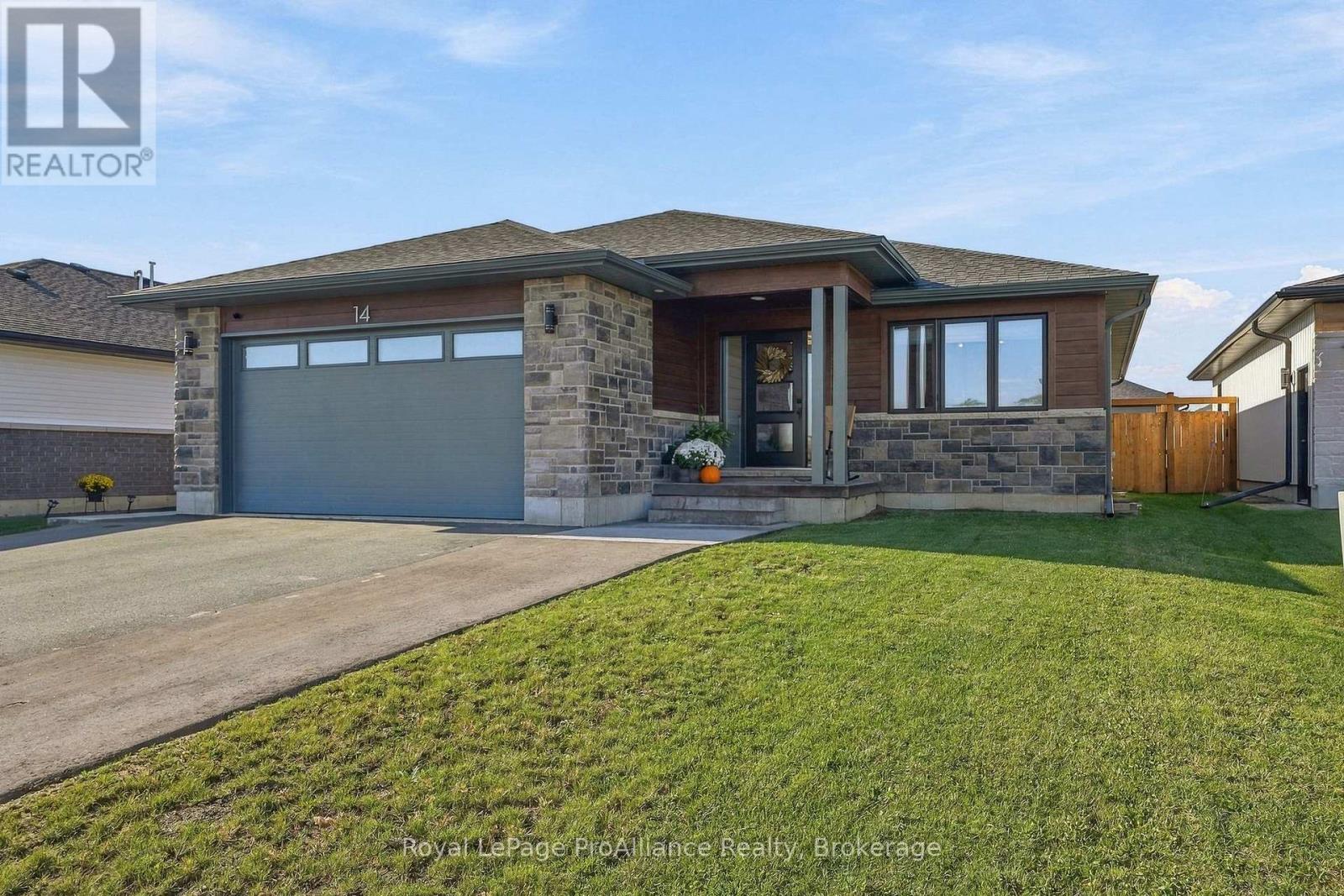 14 HORTON COURT, Belleville, Ontario