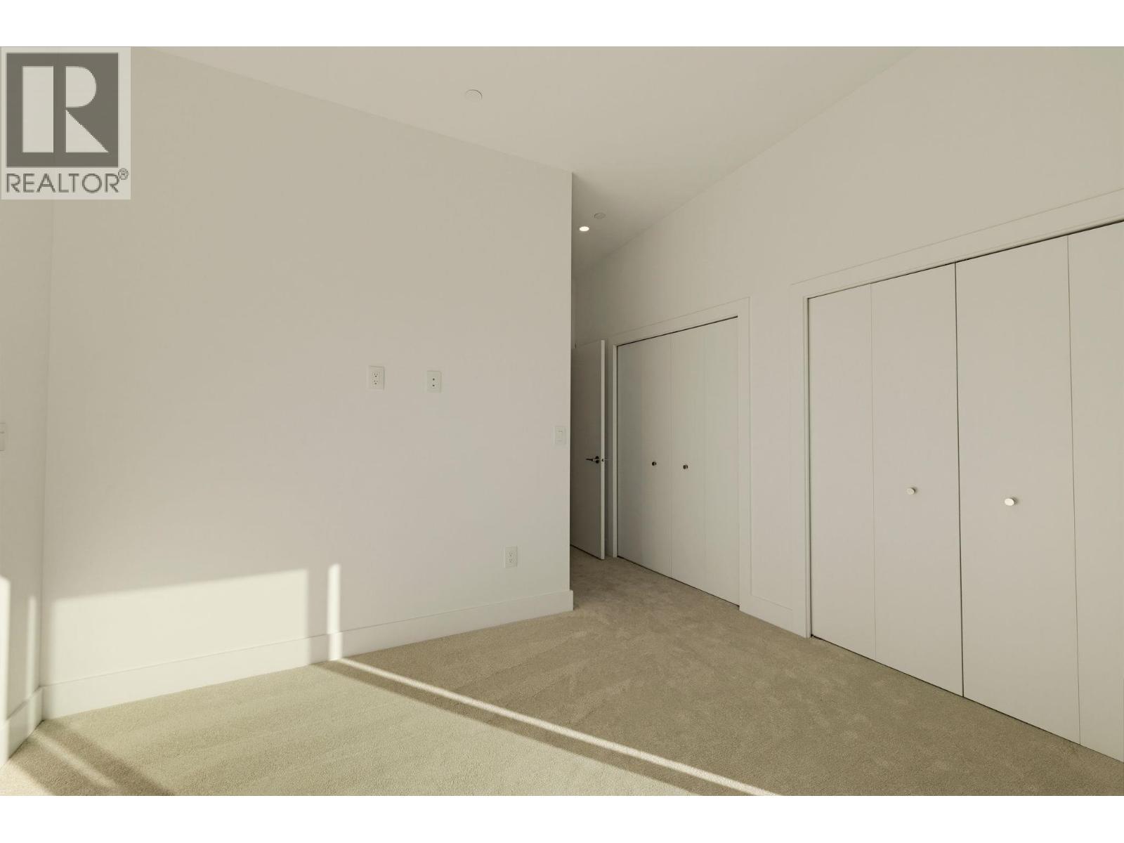 2 328 W 14TH STREET