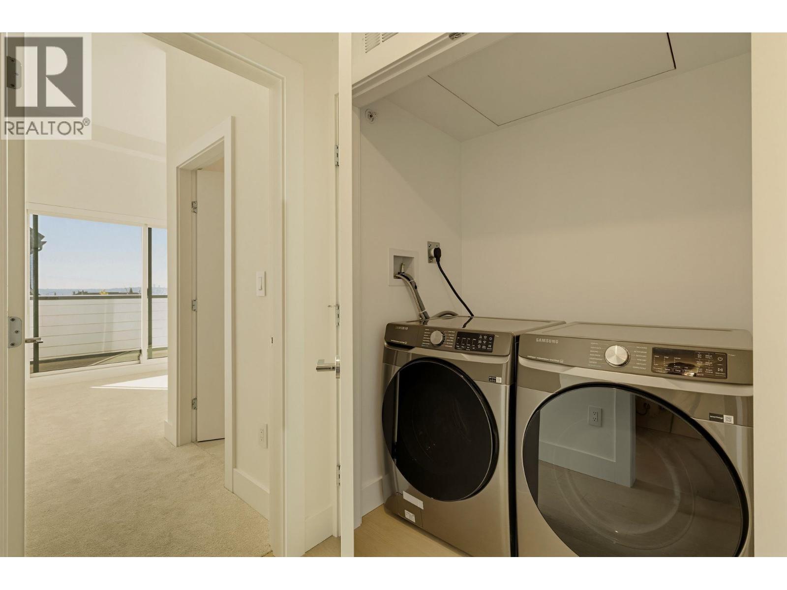 2 328 W 14TH STREET