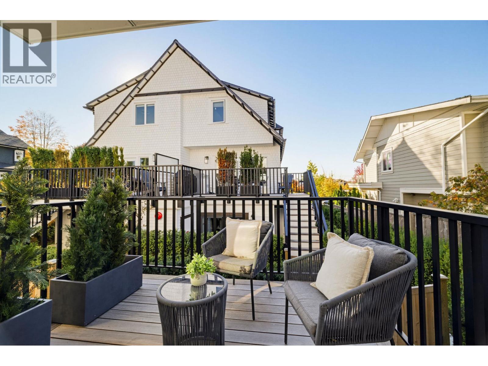 2 328 W 14TH STREET
