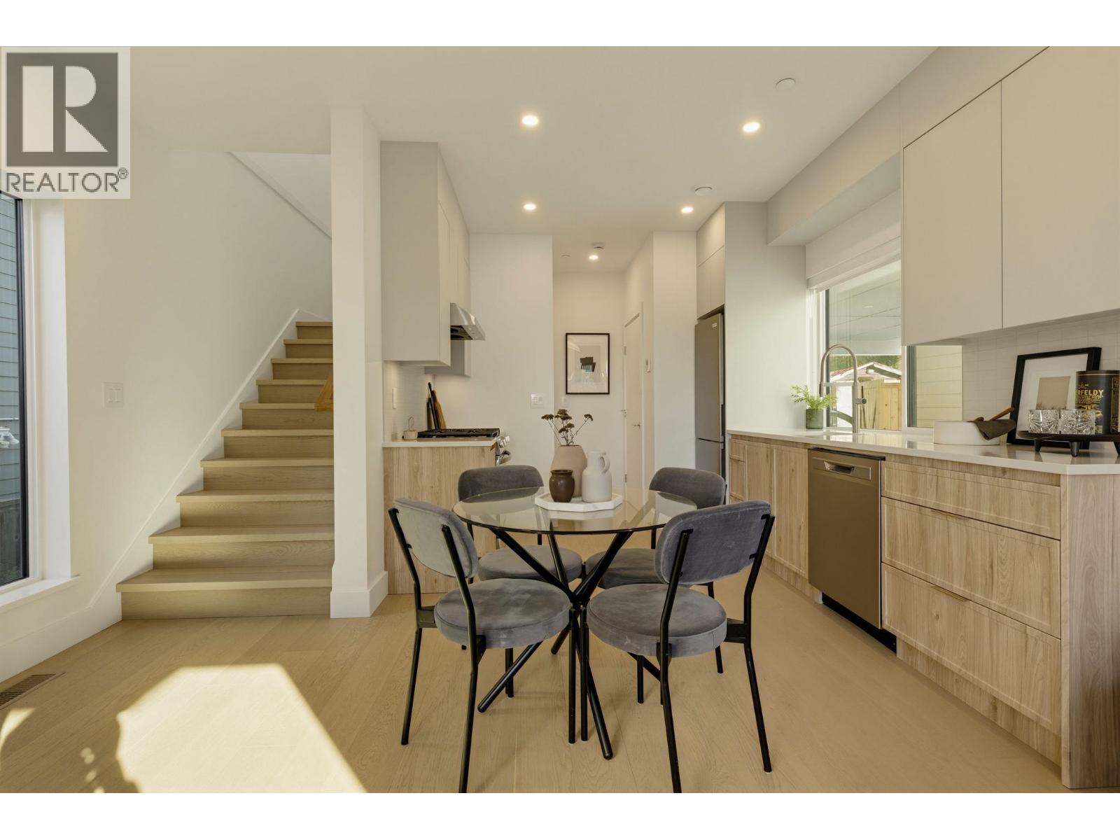 2 328 W 14TH STREET