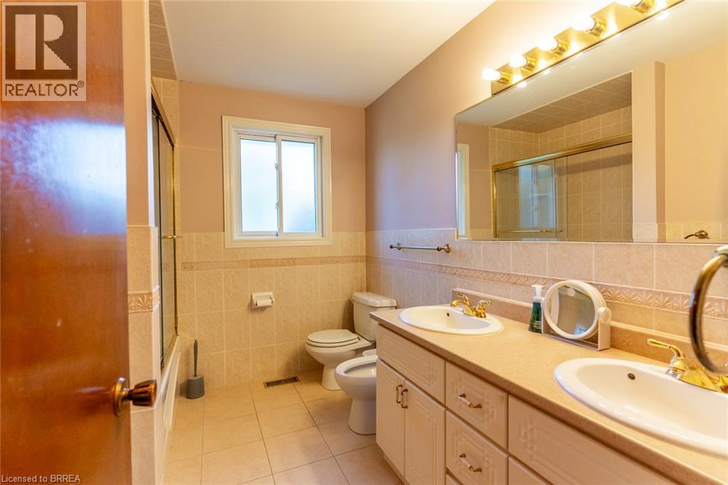 30 Woodway Trail, Brantford, Ontario  N3R 6G7 - Photo 24 - 40871642
