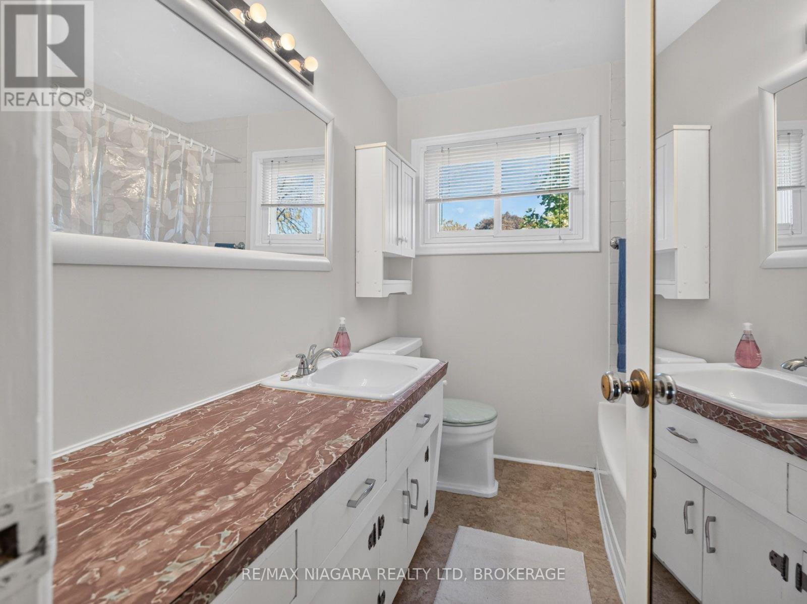 4534 Pettit Avenue, Niagara Falls, Ontario  L2E 6L2 - Photo 17 - X14108496