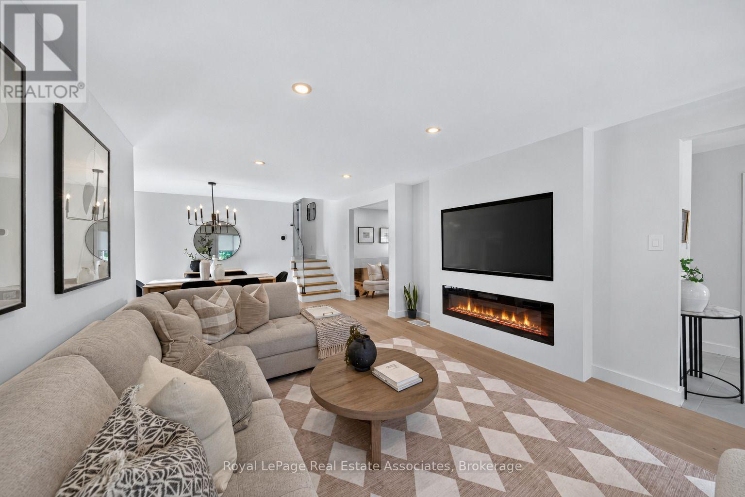 2141 Herridge Drive, Mississauga, Ontario L5K 1N4 - Photo 6 - W14103344