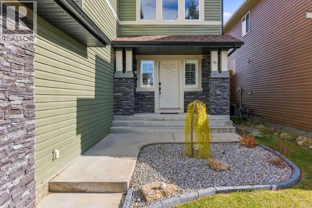 98 Evergreen Common Sw, Calgary, Alberta  T2Y 4N7 - Photo 2 - A2351115