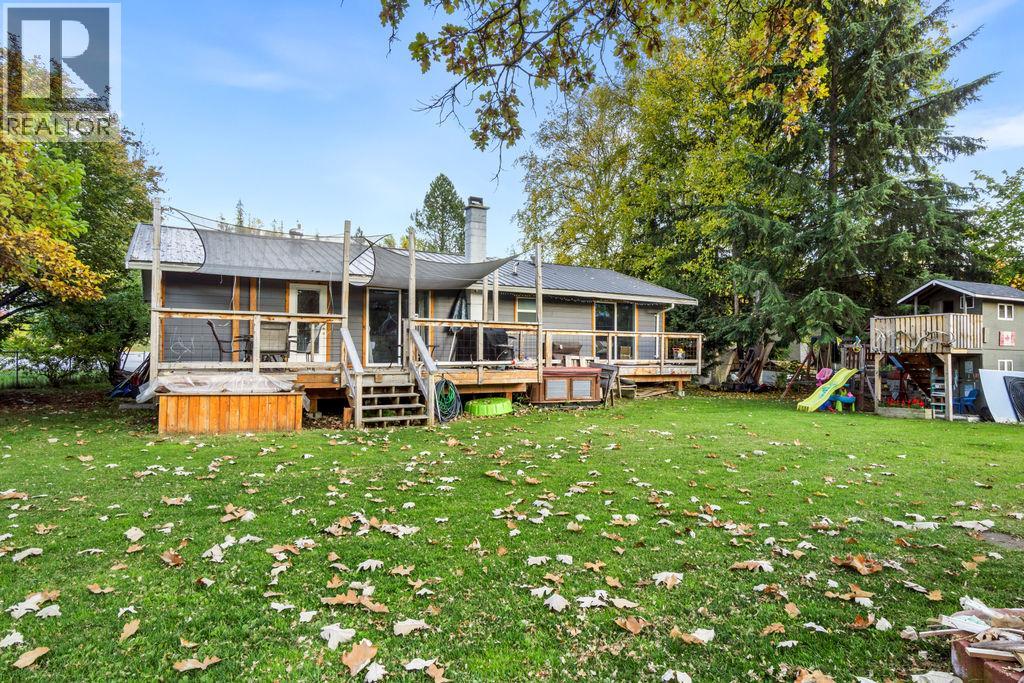 506 1st Avenue NW, Nakusp, British Columbia  V0G 1R0 - Photo 25 - 10404289