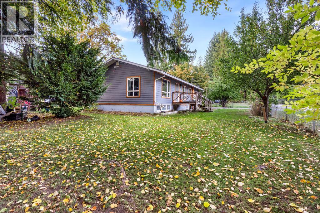 506 1st Avenue NW, Nakusp, British Columbia  V0G 1R0 - Photo 23 - 10404289