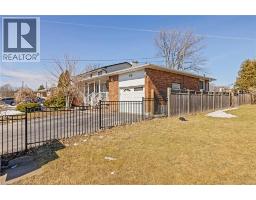 490 QUEEN VICTORIA Drive, Hamilton, Ontario