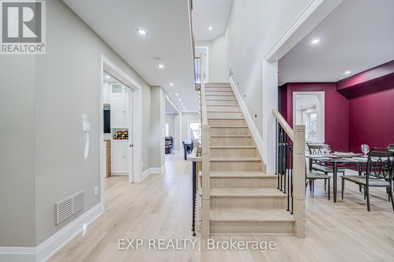 779 Mclaren Street, Newmarket, Ontario  L3Y 8H3 - Photo 4 - N14108414