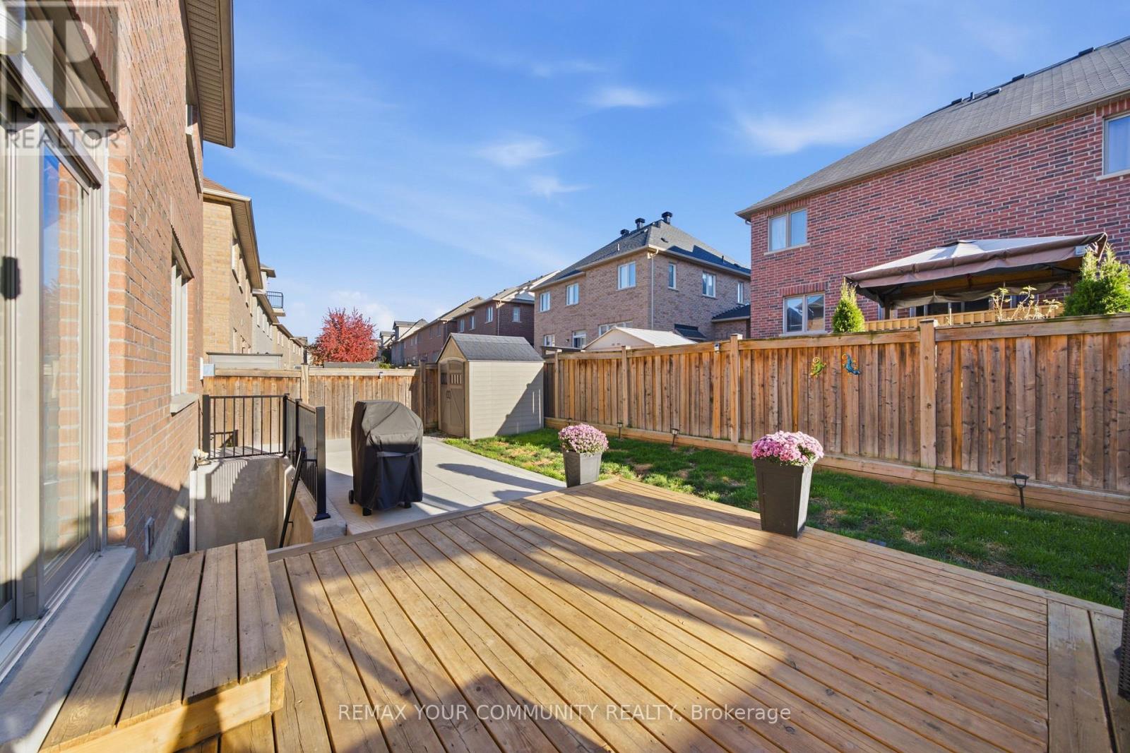1042 Wilbur Pipher Circle, Newmarket, Ontario  L3X 0G3 - Photo 34 - N14108492