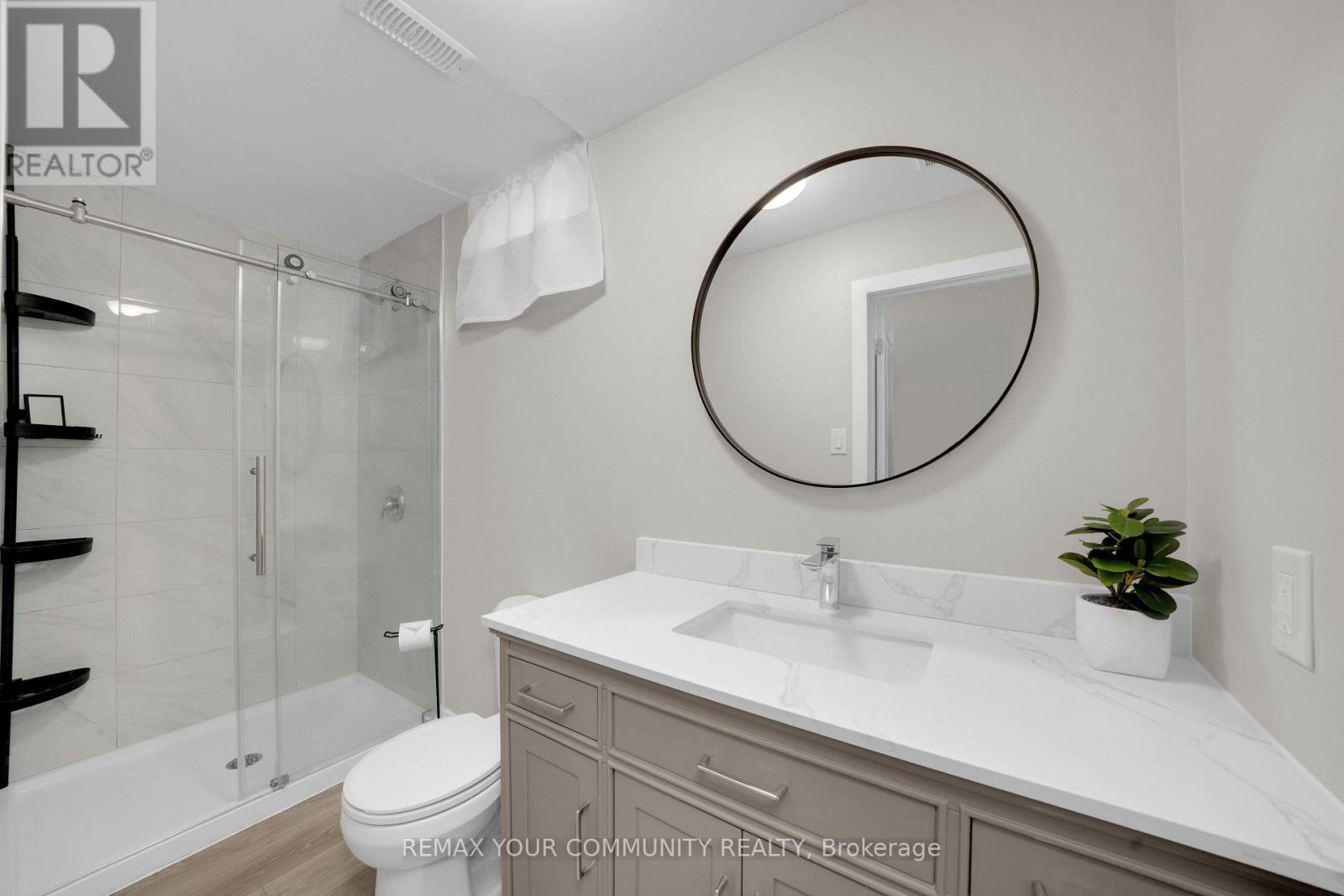 1042 Wilbur Pipher Circle, Newmarket, Ontario  L3X 0G3 - Photo 37 - N14108492