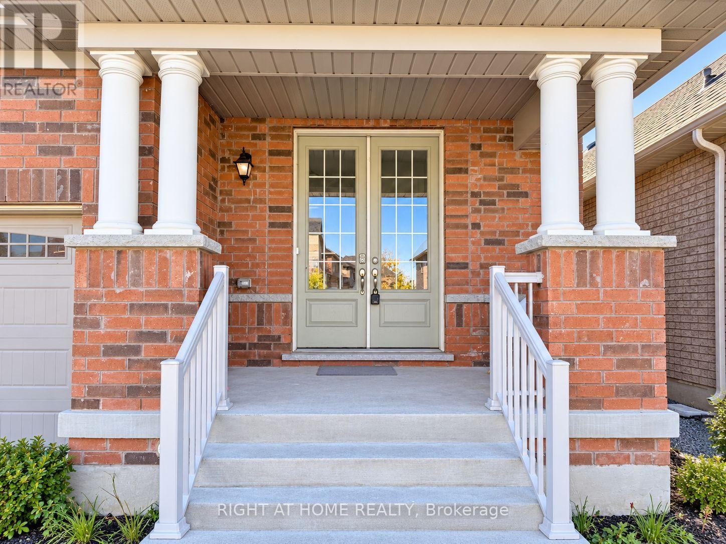 23 Bruce Welch Avenue, Georgina, Ontario  L4P 0J1 - Photo 3 - N14108500