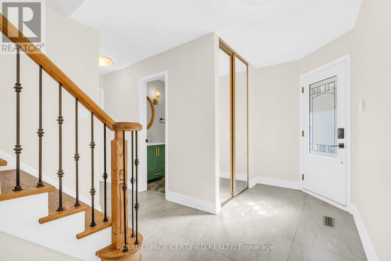 22 Madelaine Crescent, Brampton, Ontario  L6S 2Y9 - Photo 5 - W14108484