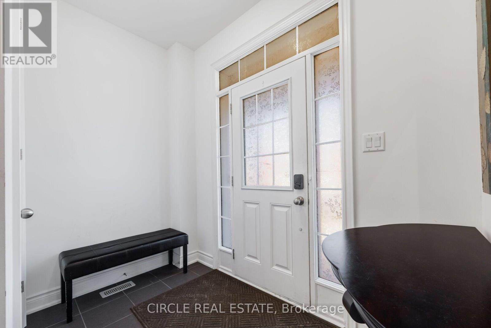 13 Lady Evelyn Crescent, Brampton, Ontario  L6Y 6C7 - Photo 4 - W14108490