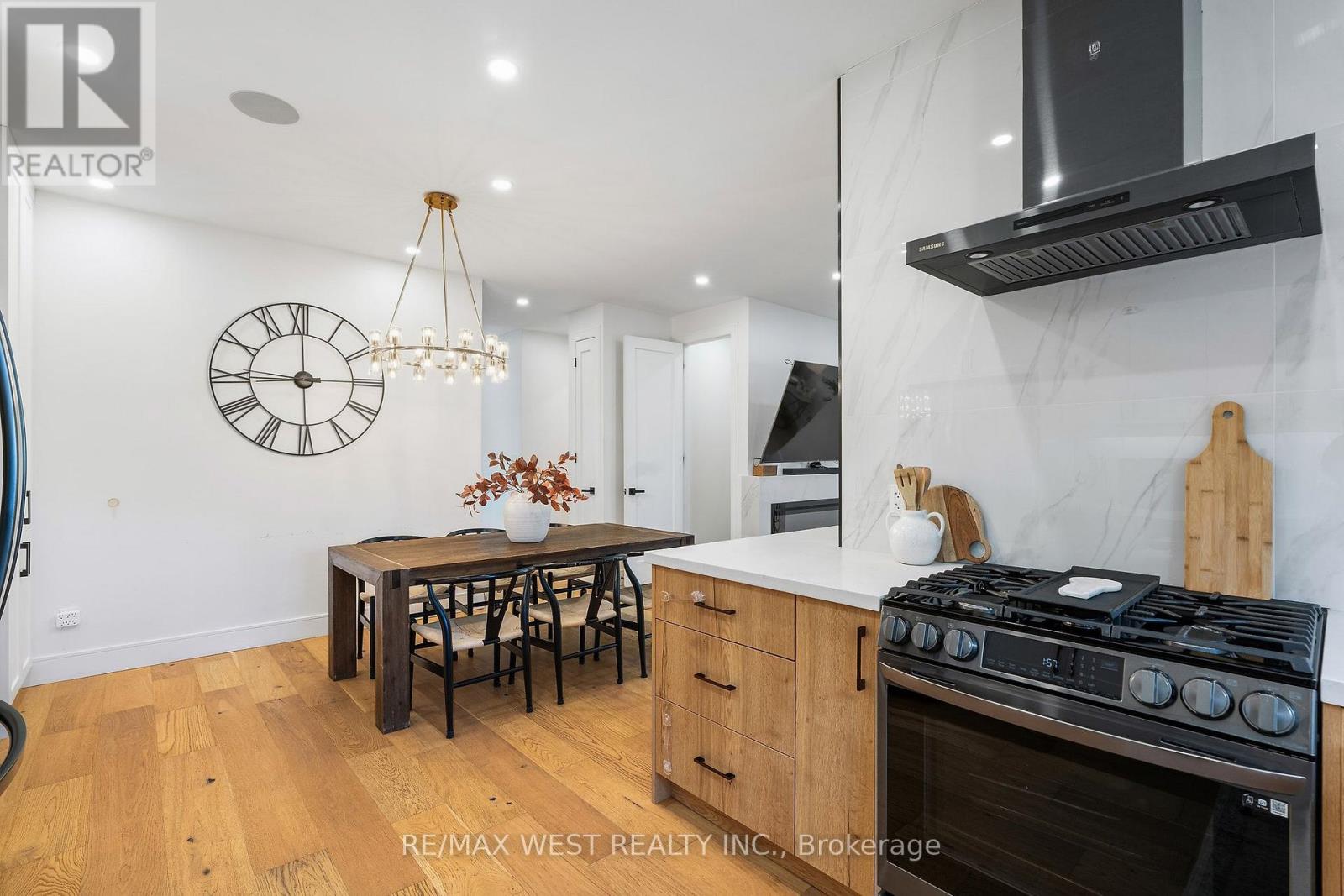 42 Woolton Crescent, Toronto (Brookhaven-Amesbury), Ontario  M6M 4K9 - Photo 14 - W14108498