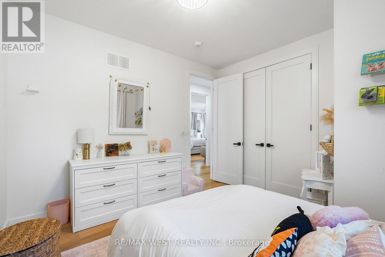 42 Woolton Crescent, Toronto (Brookhaven-Amesbury), Ontario  M6M 4K9 - Photo 19 - W14108498