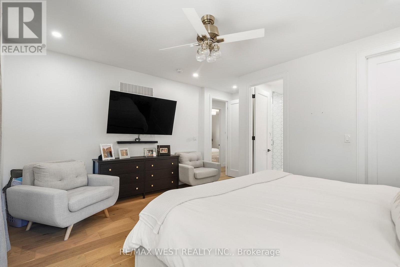 42 Woolton Crescent, Toronto (Brookhaven-Amesbury), Ontario  M6M 4K9 - Photo 23 - W14108498
