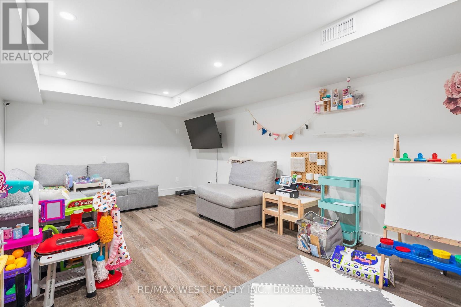 42 Woolton Crescent, Toronto (Brookhaven-Amesbury), Ontario  M6M 4K9 - Photo 29 - W14108498