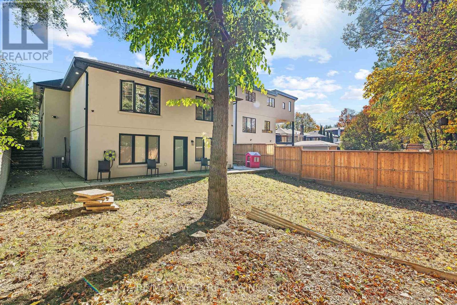 42 Woolton Crescent, Toronto (Brookhaven-Amesbury), Ontario  M6M 4K9 - Photo 33 - W14108498
