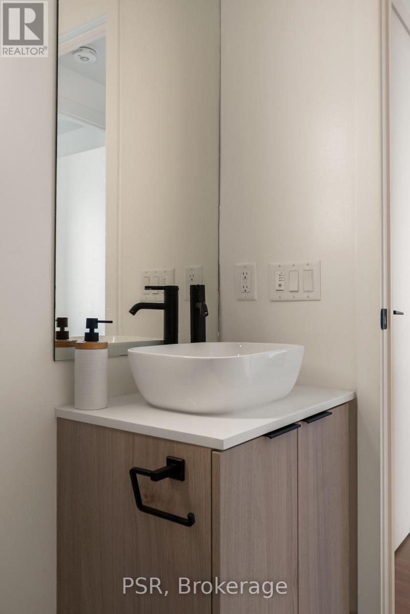 2011 - 1185 Dupont Street, Toronto, Ontario  M6H 0G5 - Photo 30 - W14108508
