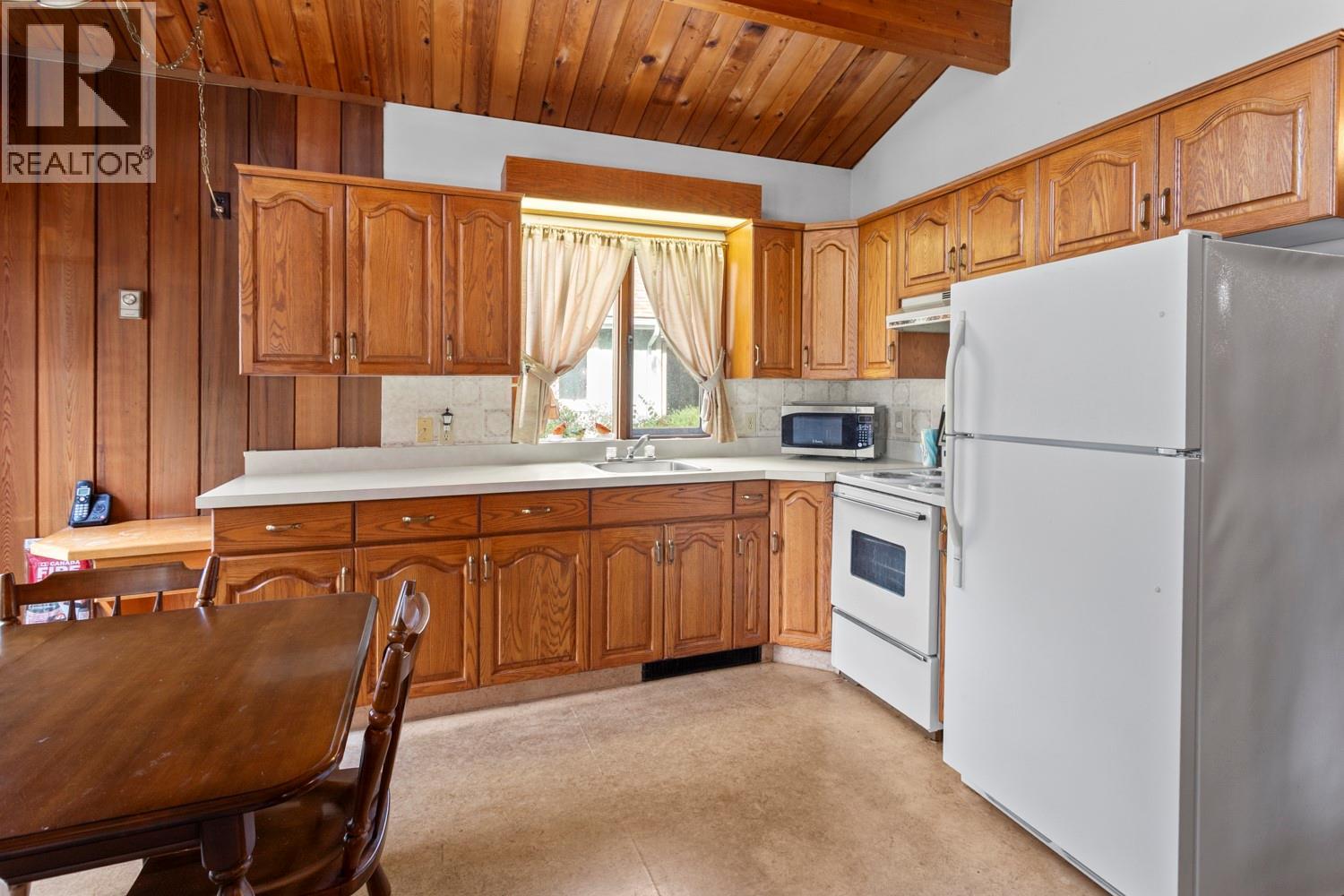 13541 Mountain Shores Road, Boswell, British Columbia V0B 1A0 - Photo 7 - 10403741
