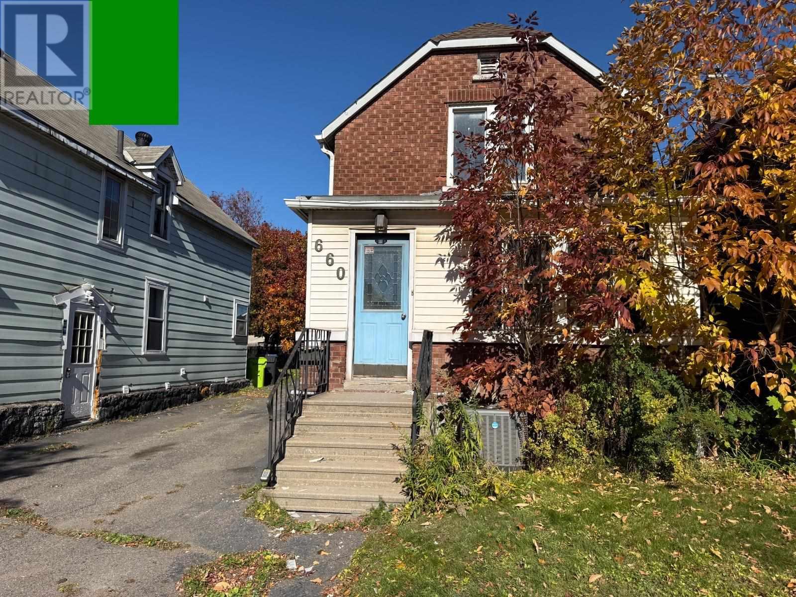 660 Queen St, Sault Ste. Marie, Ontario  P6A 1A9 - Photo 2 - SM262959