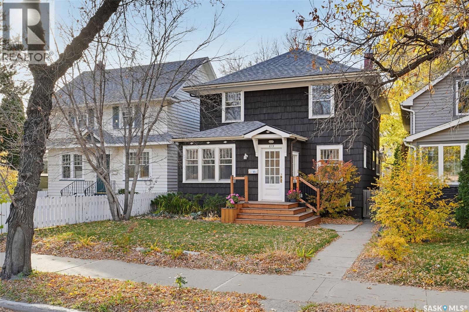 615 Clarence Avenue S, Saskatoon, Saskatchewan  S7H 2E1 - Photo 1 - SK051715