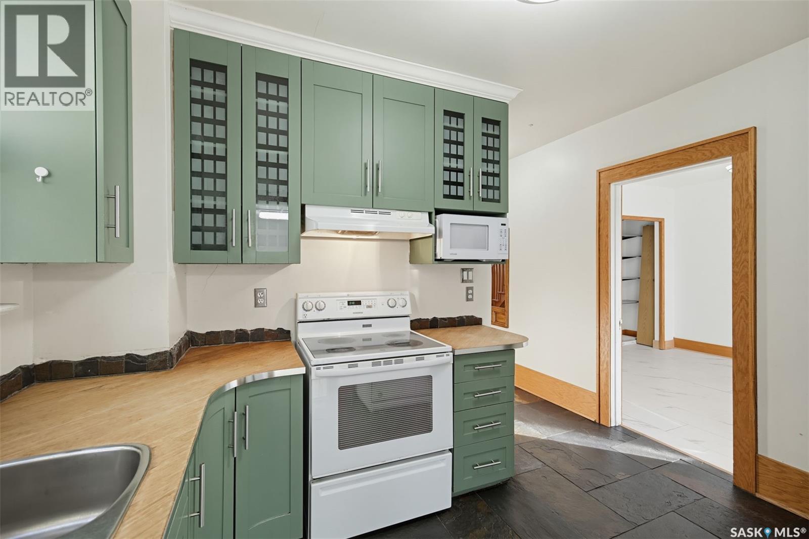 615 Clarence Avenue S, Saskatoon, Saskatchewan  S7H 2E1 - Photo 10 - SK051715