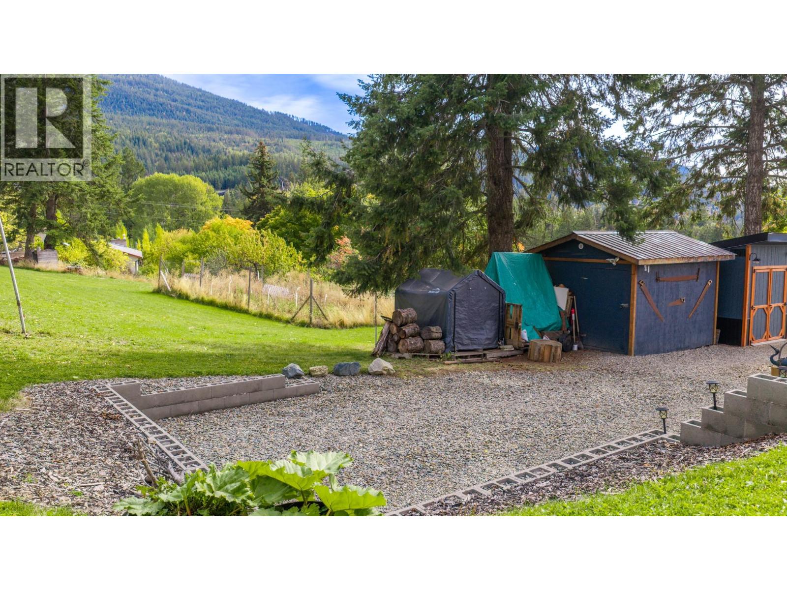 960 Monrose Road, Wynndel, British Columbia  V0B 2N2 - Photo 37 - 10401606