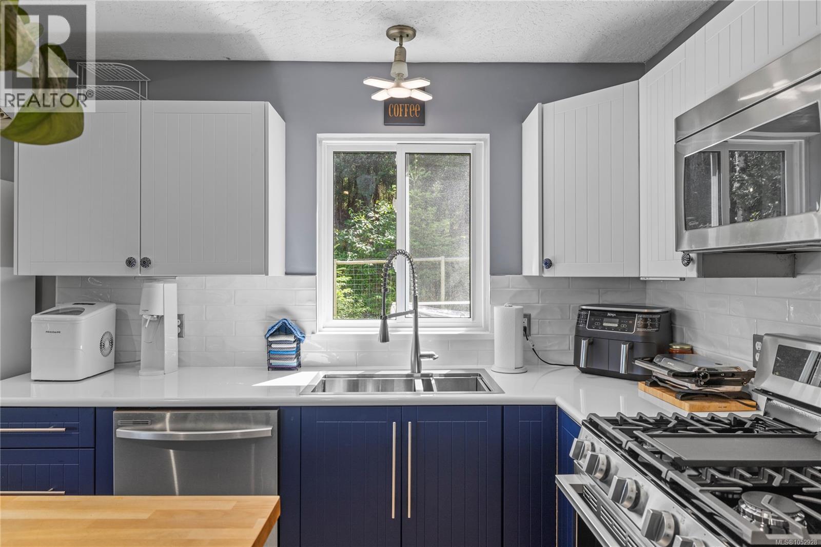 1691 Meadowood Way