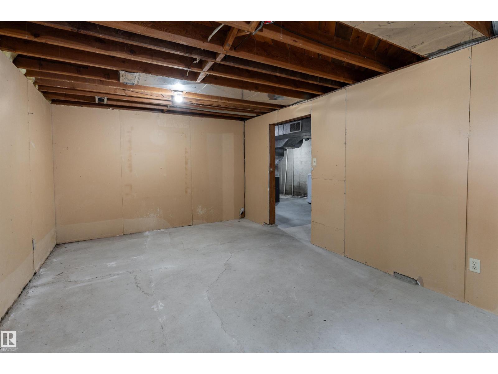 10719 132 ST NW