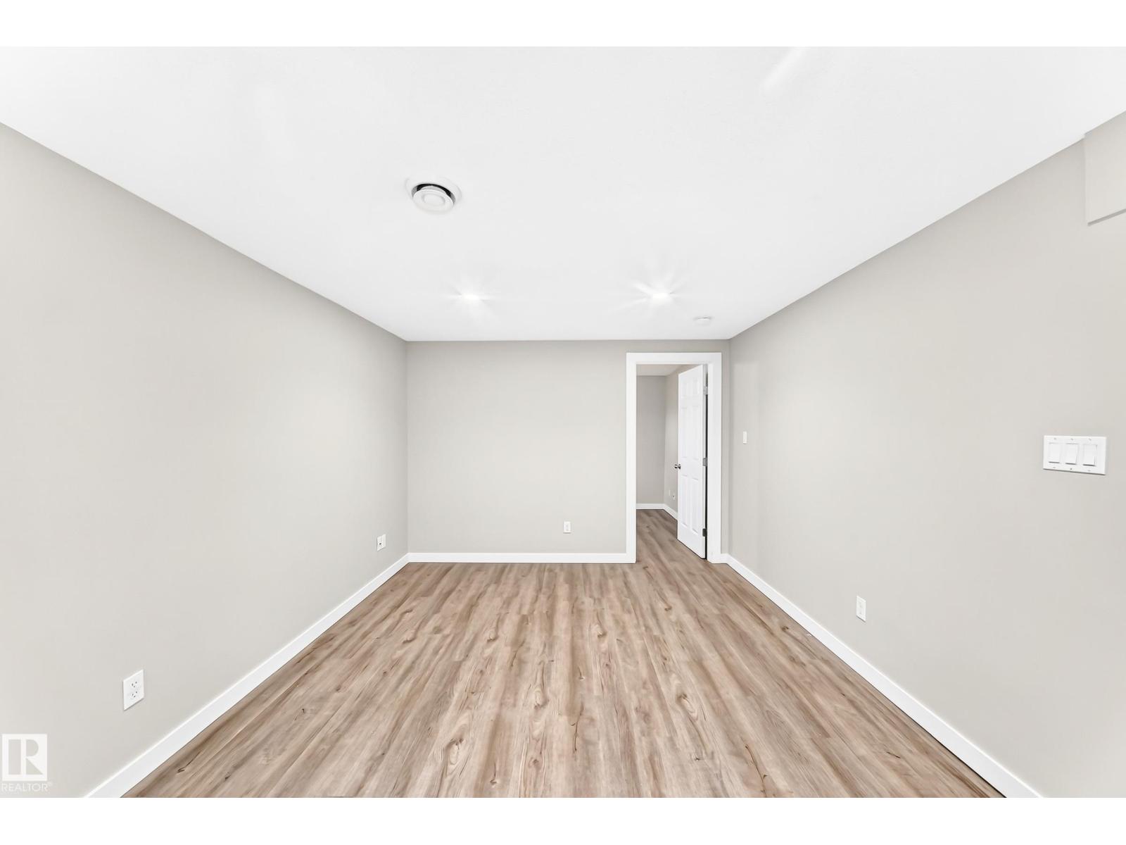 12217 88 ST NW
