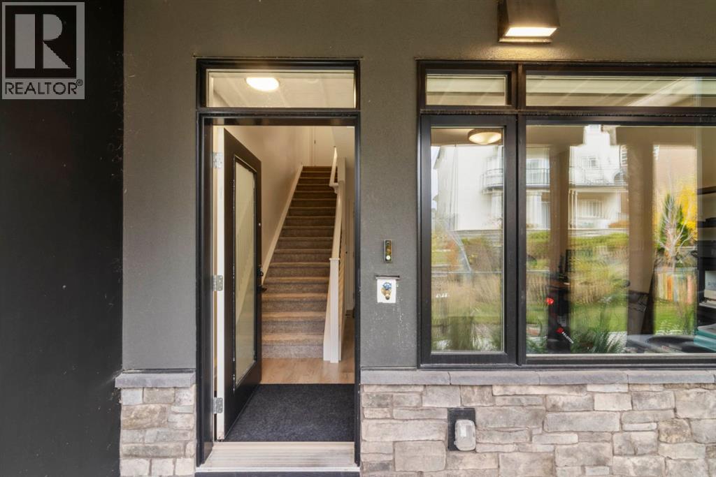 52 Royal Elm Green Nw, Calgary, Alberta  T3G 0G8 - Photo 4 - A2353934