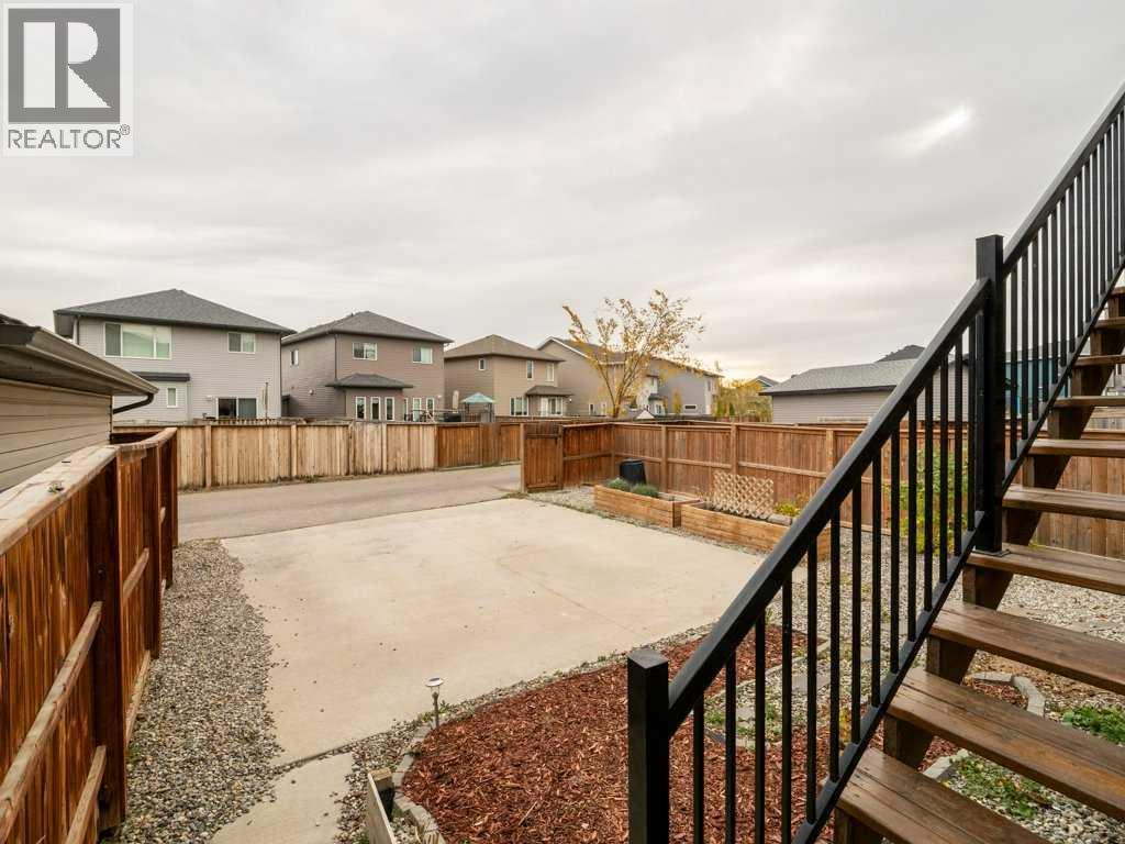 531 Moonlight Lane W