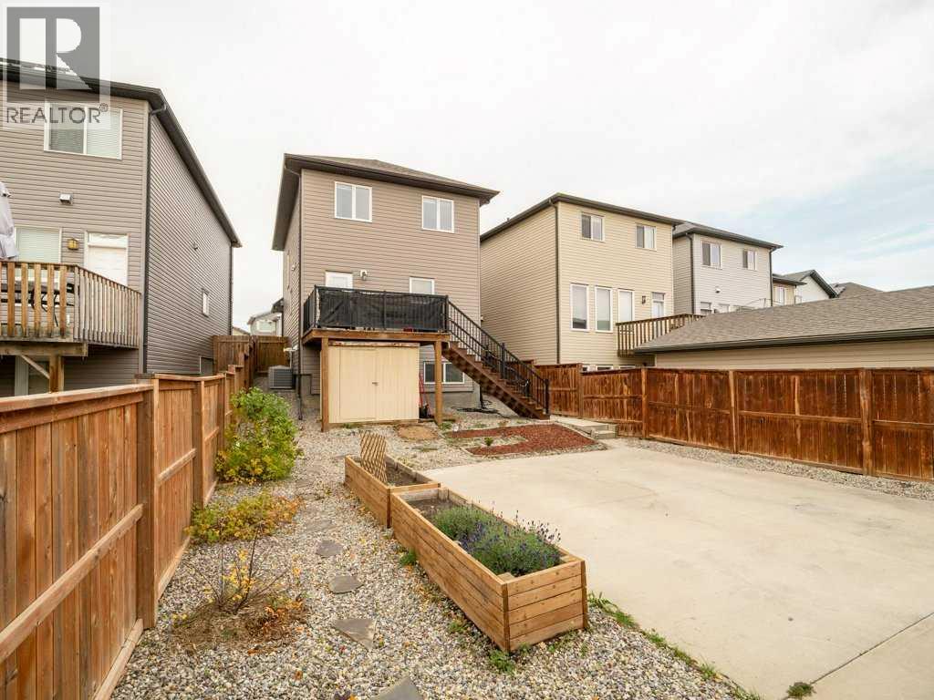 531 Moonlight Lane W