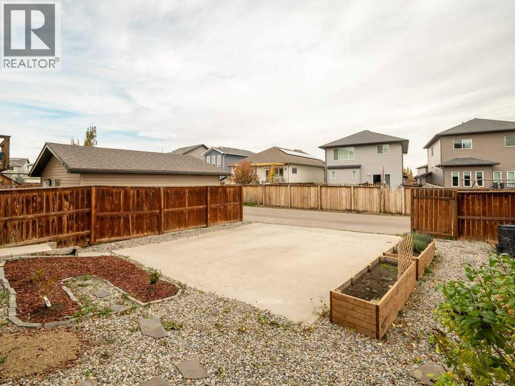 531 Moonlight Lane W