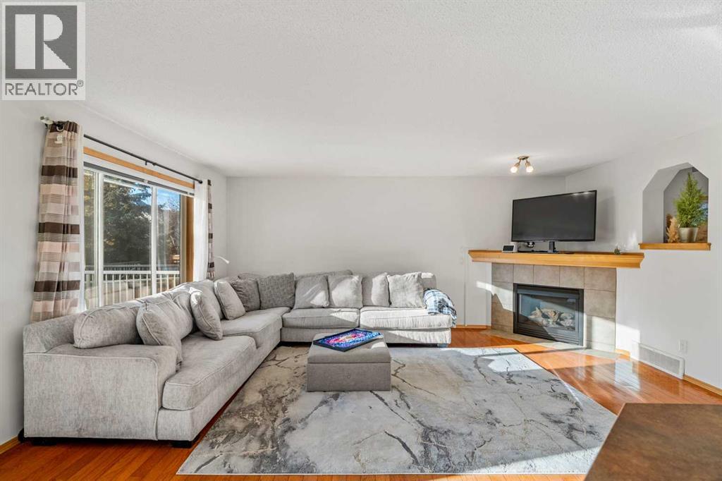 116 Tuscany Ravine Crescent Nw, Calgary, Alberta T3L 2X2 - Photo 2 - A2354016