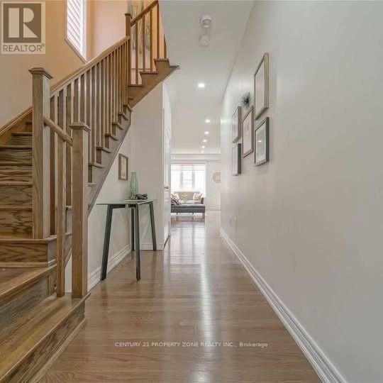 Upper - 17 Angelfish Road, Brampton (Northwest Brampton), Ontario  L7A 5C5 - Photo 3 - W14108610